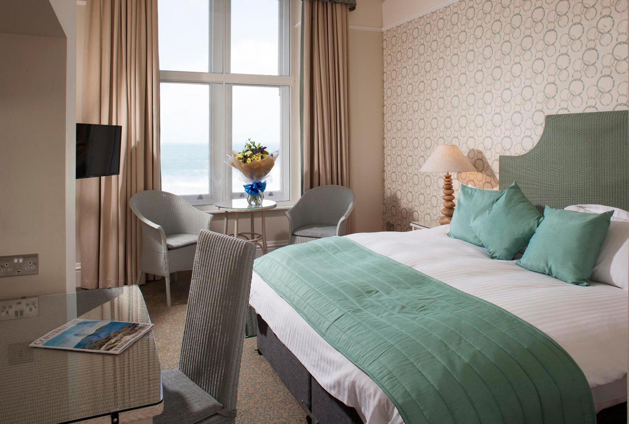 The Headland And Hotel Newquay (Cornwall)