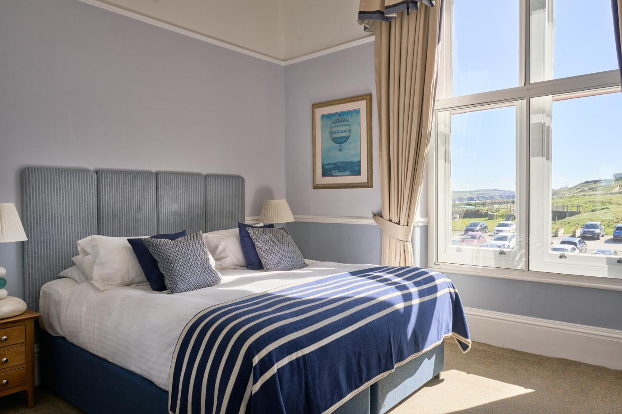 The Headland And 5* New Quay
